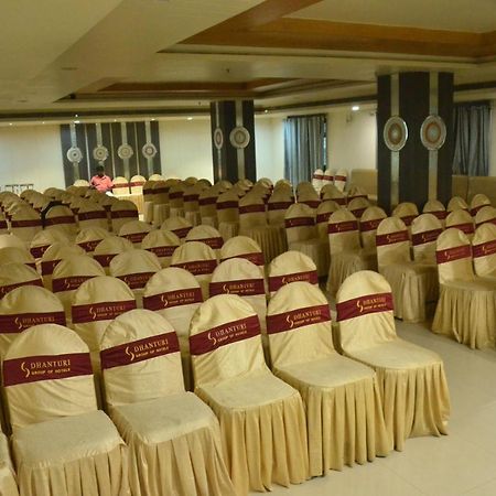 היידראבד Hotel Sitara Grand מראה חיצוני תמונה