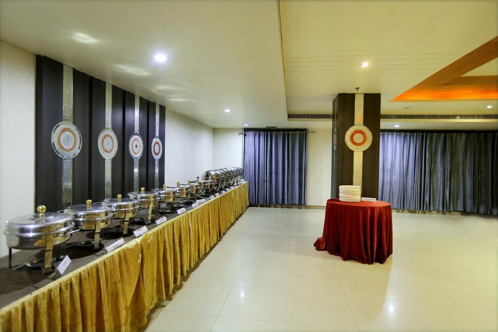 היידראבד Hotel Sitara Grand מראה חיצוני תמונה