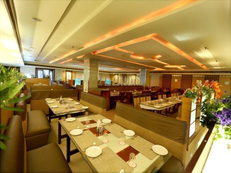 היידראבד Hotel Sitara Grand מראה חיצוני תמונה